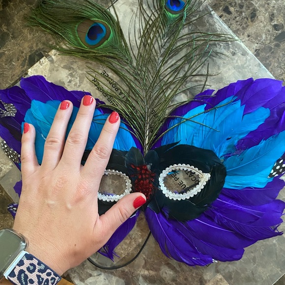 Masquerade Mask - Picture 3 of 3